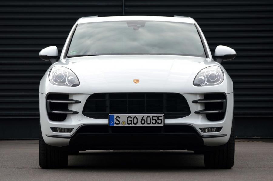  Porsche Macan Turbo 2015 года  (фото 45 из 84)